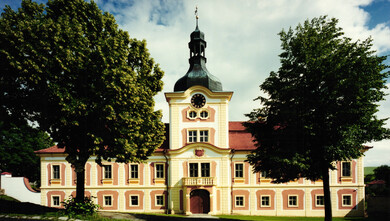 Zámek Nebílovy